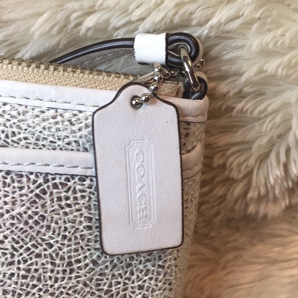 🔴SOLD🛑Coach Wristlet in Signature wallet - Picture 6 of 7